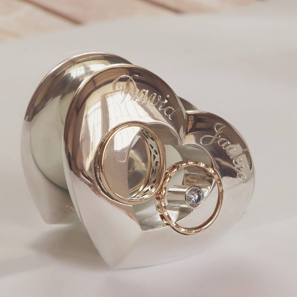 Pieza de joyería con diamante conmemorativo